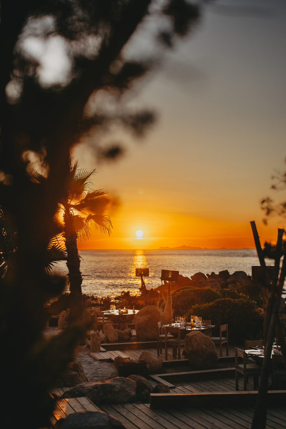 Restaurant gastronomique en bord de mer à Ajaccio avec vue sur le couché de soleil
